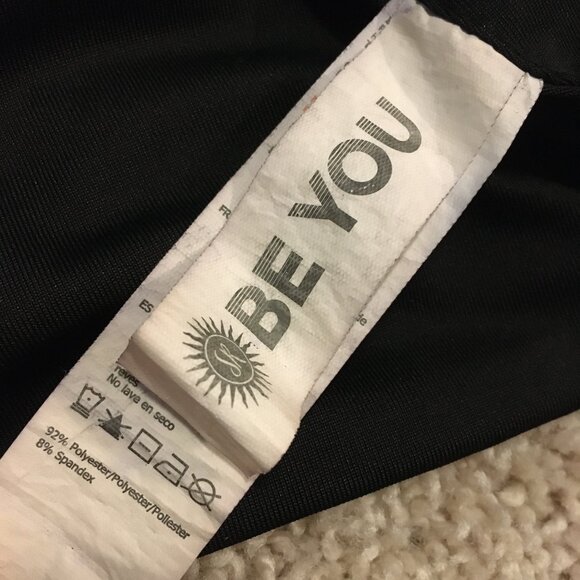 Sommer Ray Athletic Black Crop Top Bra - Picture 6 of 10